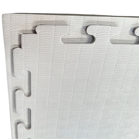 Close-up of interlocking edges on 40 mm tatami MMA mats
