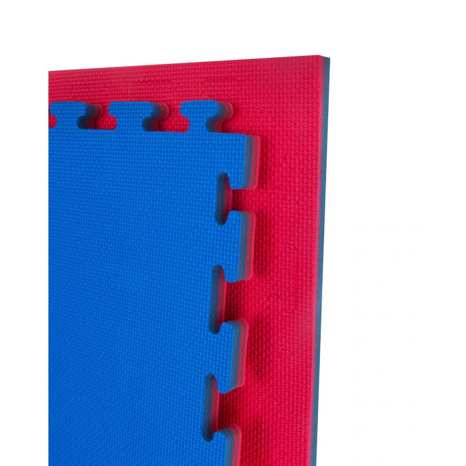 20mm basic red and blue reversible jigsaw mat sample – white background  
