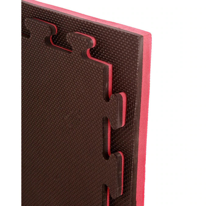 20mm standard red and black reversible jigsaw mat sample – white background  
