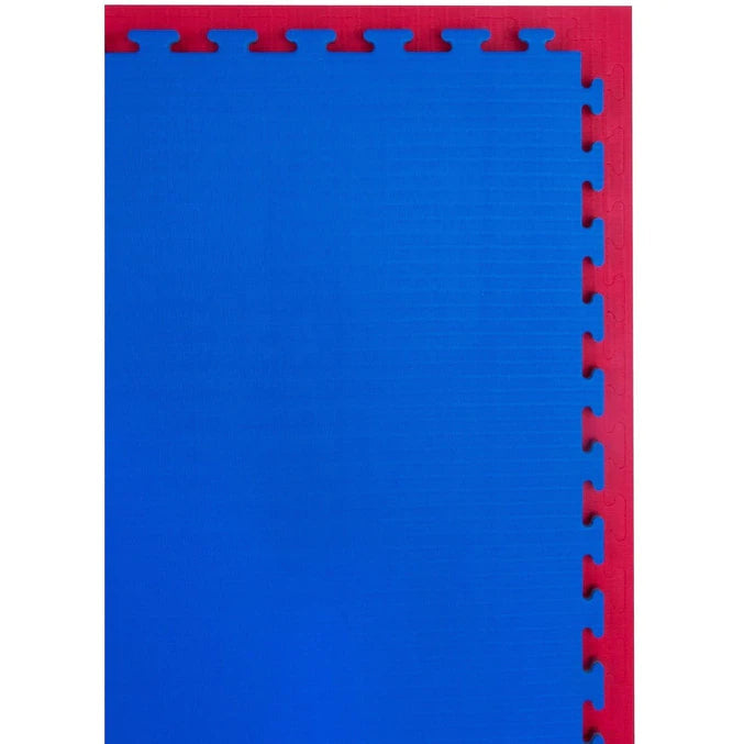 20mm tatami red and blue reversible jigsaw mat sample – white background  
