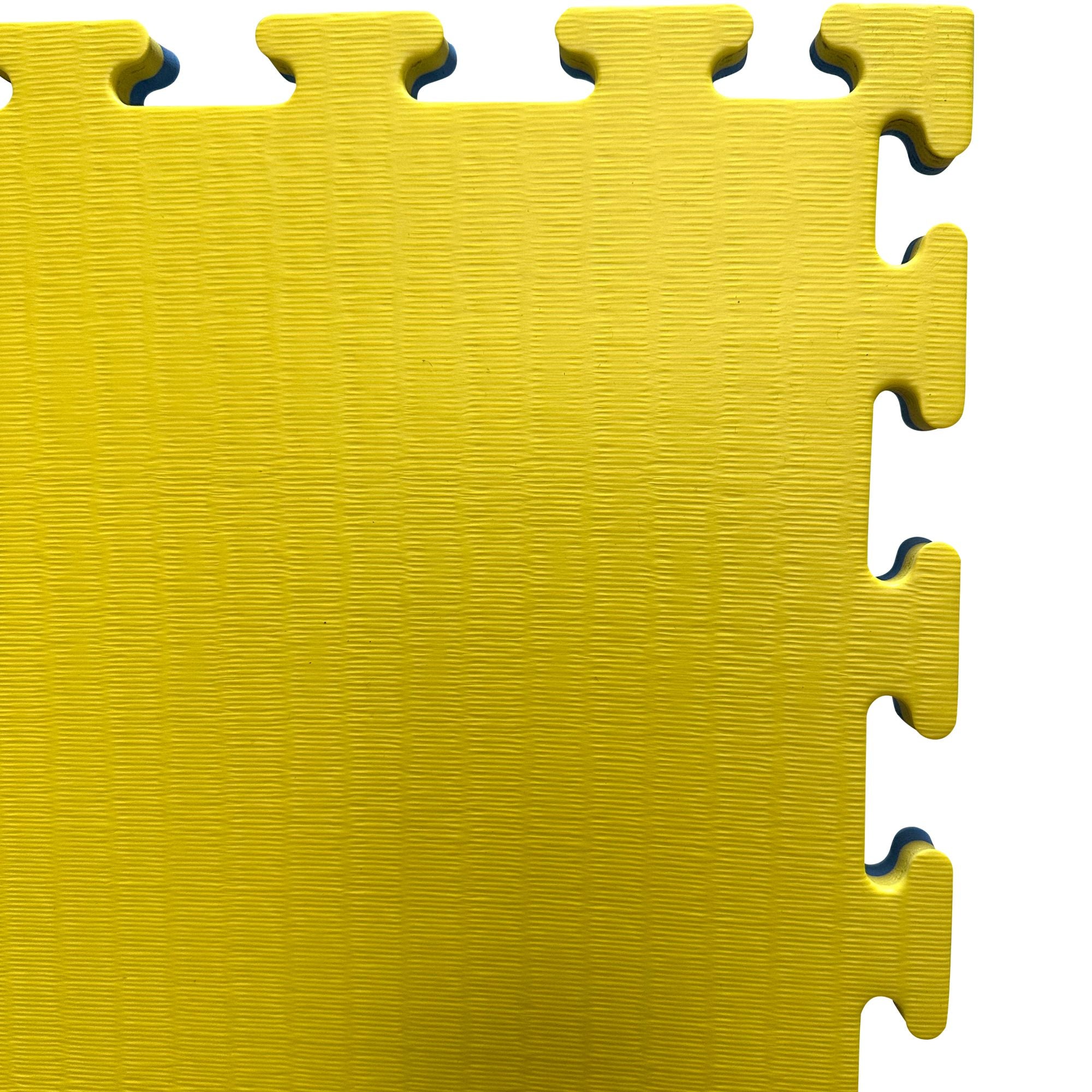 Close-up of yellow corner showing jigsaw connection – 20mm Premium Tatami mat  
