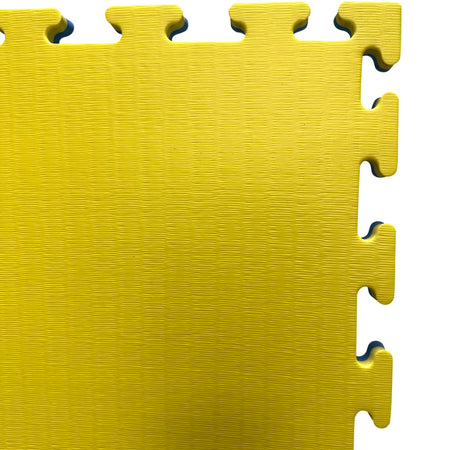Close-up of yellow corner showing jigsaw connection – 20mm Premium Tatami mat  
